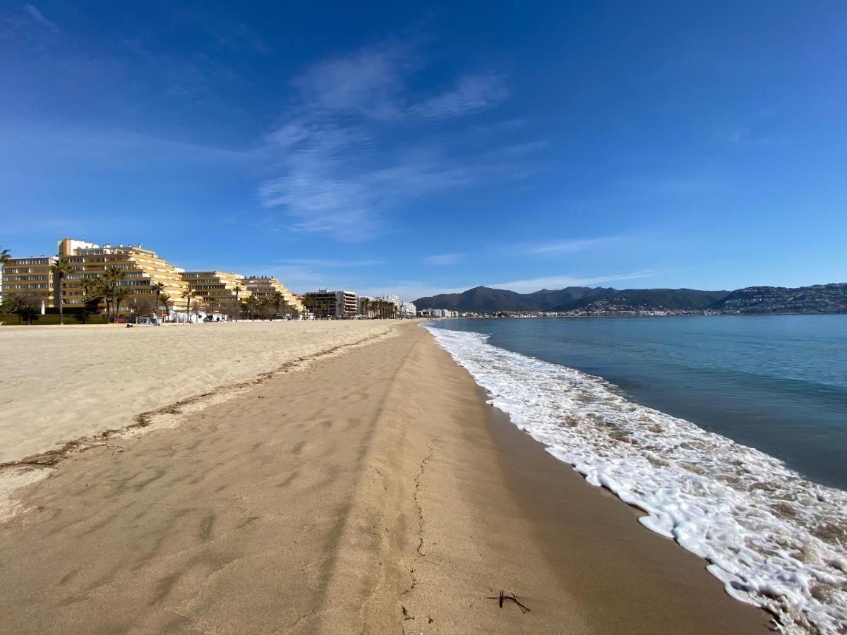 Apartamentos Aquarium. 150 Metros Playa. Roses Dış mekan fotoğraf